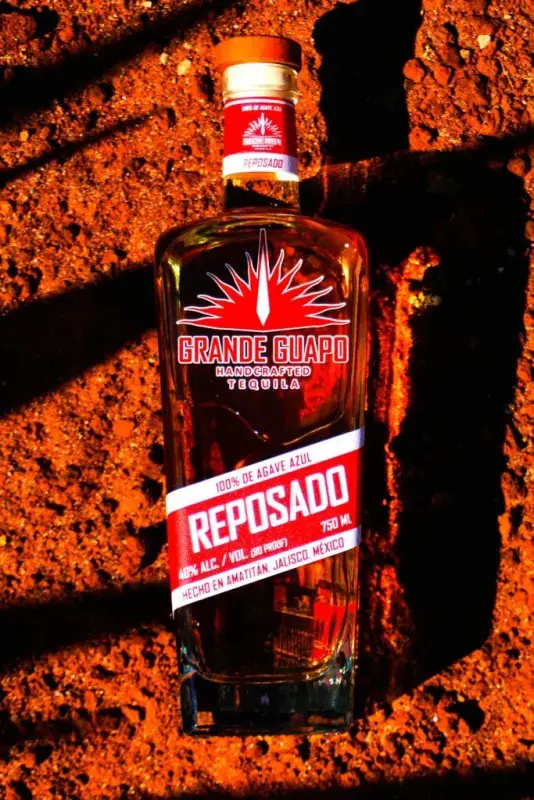 Grande Guapo Handcrafted Tequila Reposado bottle