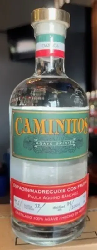 Caminitos Paula Aquino Espadin/Madrecuixe Frutas bottle