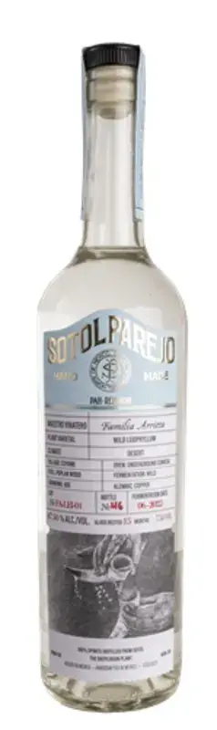 Parejo Familia Arrieta Sotol Leiophyllum bottle